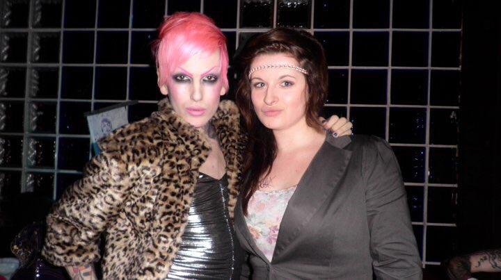 charlbellham's tweet photo. #throwback to 2010, when I met the QUEEN @JeffreeStar oh how we've both glown up 💄😭😂 #fangirl #FlashbackFriday https://t.co/F2tHIQQrRg