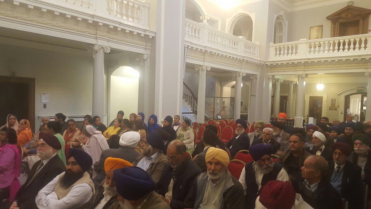 wahegurusingh6's tweet photo. An celebration of vaisakhi at woolwich town hall tonight with the deputy mayor, borough commander and many other councillors. https://t.co/RXlrJRl9Kb