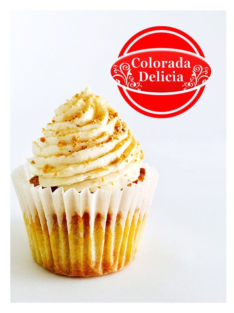 ColoradaDelicia's tweet photo. Cupcake Pay de limón con frosting queso crema con limón y topping polvo de galleta vainilla😁 #cupcakes #lemonpay #ViernesDeGanarSeguidores https://t.co/ikiyZqwHEF