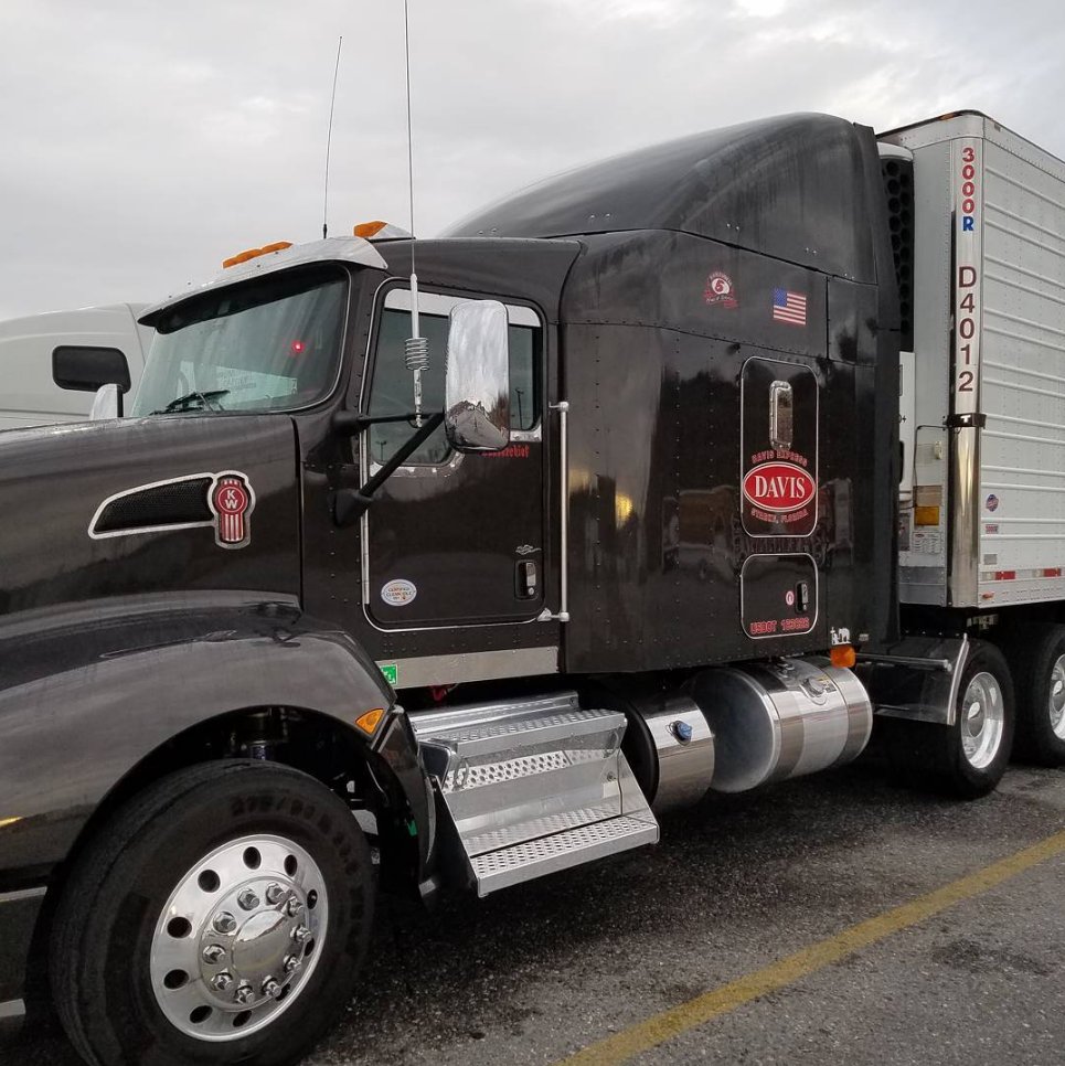 DavisExpress's tweet photo. Alan's truck is looking sharp! Tweet us your photos! #DavisExpress #Kenworth #Trucking https://t.co/kU8ZYzfrSa