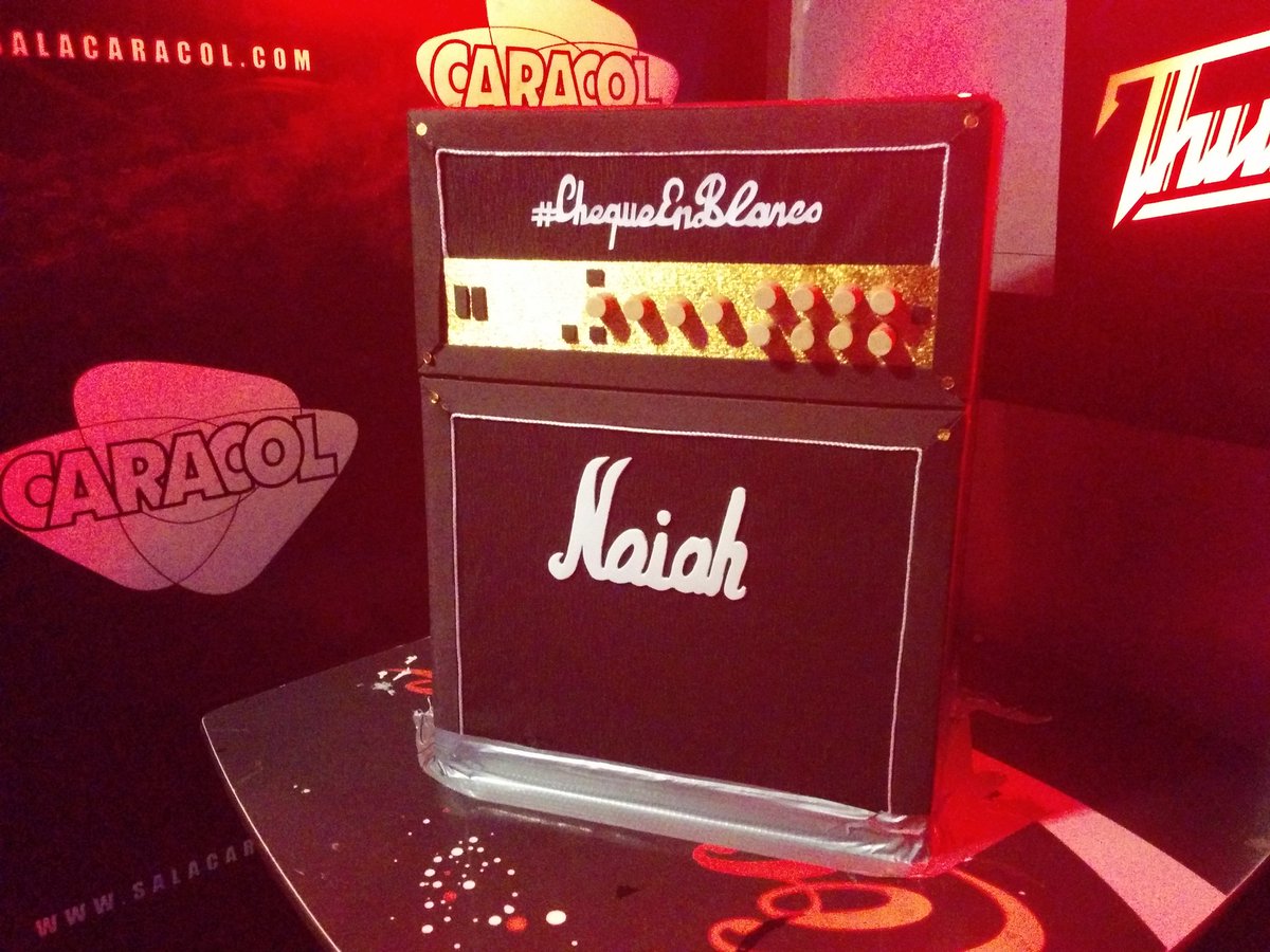 Eskaralakktua's tweet photo. Vamos a darlo todo con @noiahmusic en @salacaracol #chequeenblanco #payaftershow #musica https://t.co/vdjqk7be0Z