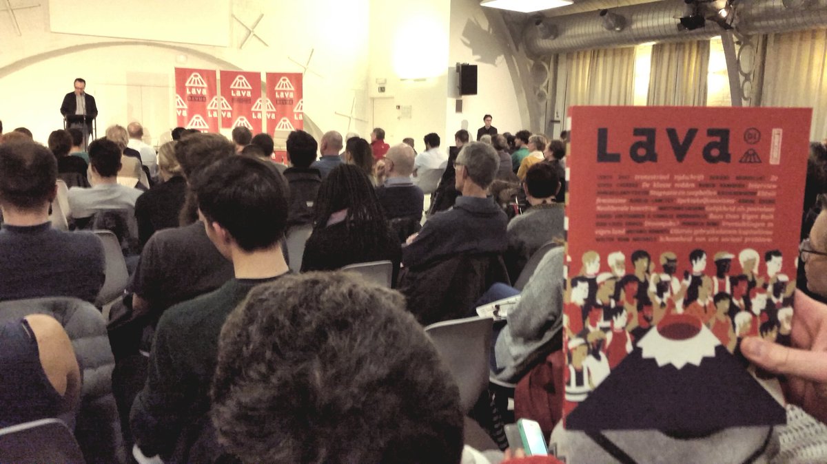 TomDMeester's tweet photo. Bomvolle zaal voor #lavalaunch in de Brusselse KVS. #maatschappijkritiek #marxisme #gloednieuw https://t.co/vGoIgpl4Hv