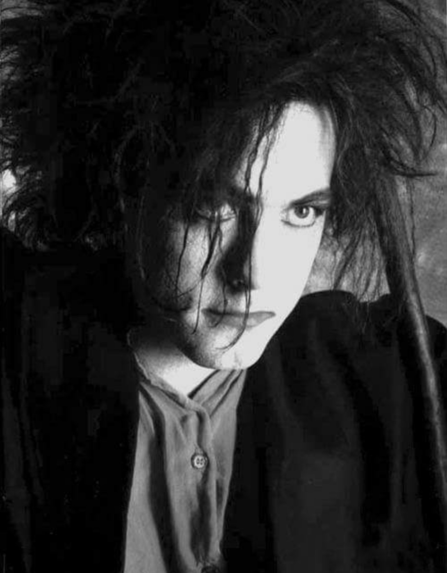 Happy birthday to the one and only Mr. Robert Smith!! 