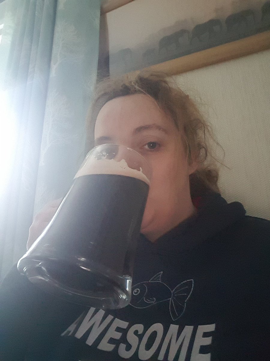 Girlyfishmonger's tweet photo. Guinness time #tired #drinkytime https://t.co/KFrzzKxPi3