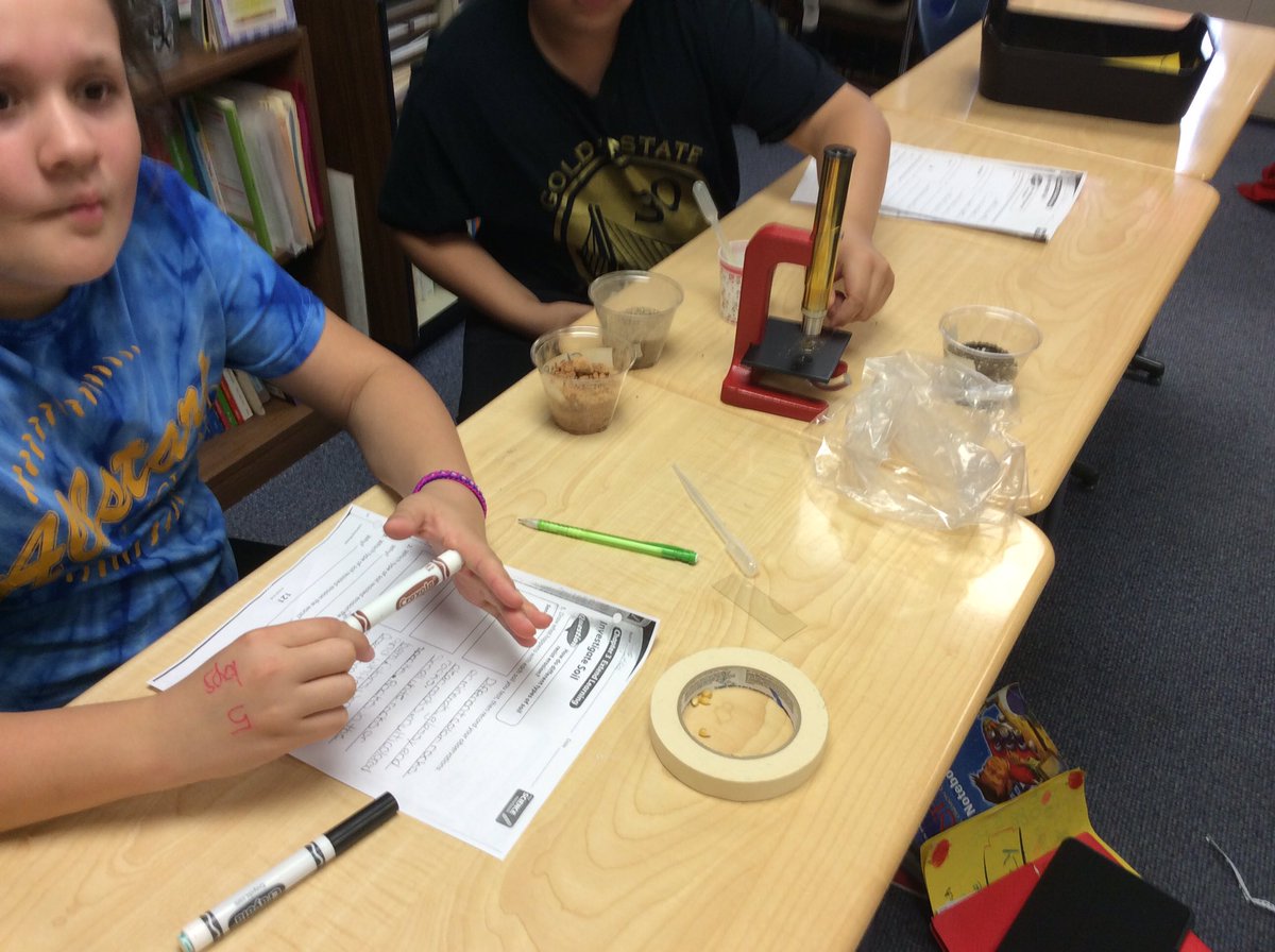 MissPichlerSR's tweet photo. More science #srstoh https://t.co/7IzFZ8I4SM