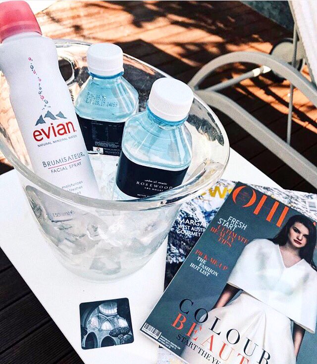 Pool side goals <a href="/rwabudhabi/">Rosewood Abu Dhabi</a> - fantastic read 😍🙌🏻 via @therobjourney #ohlalamagazine #AbuDhabi #fashion #style