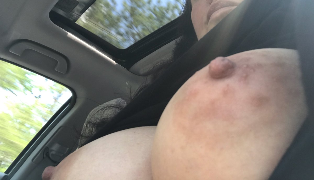 WetandYummy2's tweet photo. #friskyfriday #drivingflash π https://t.co/WANC4ihZUY