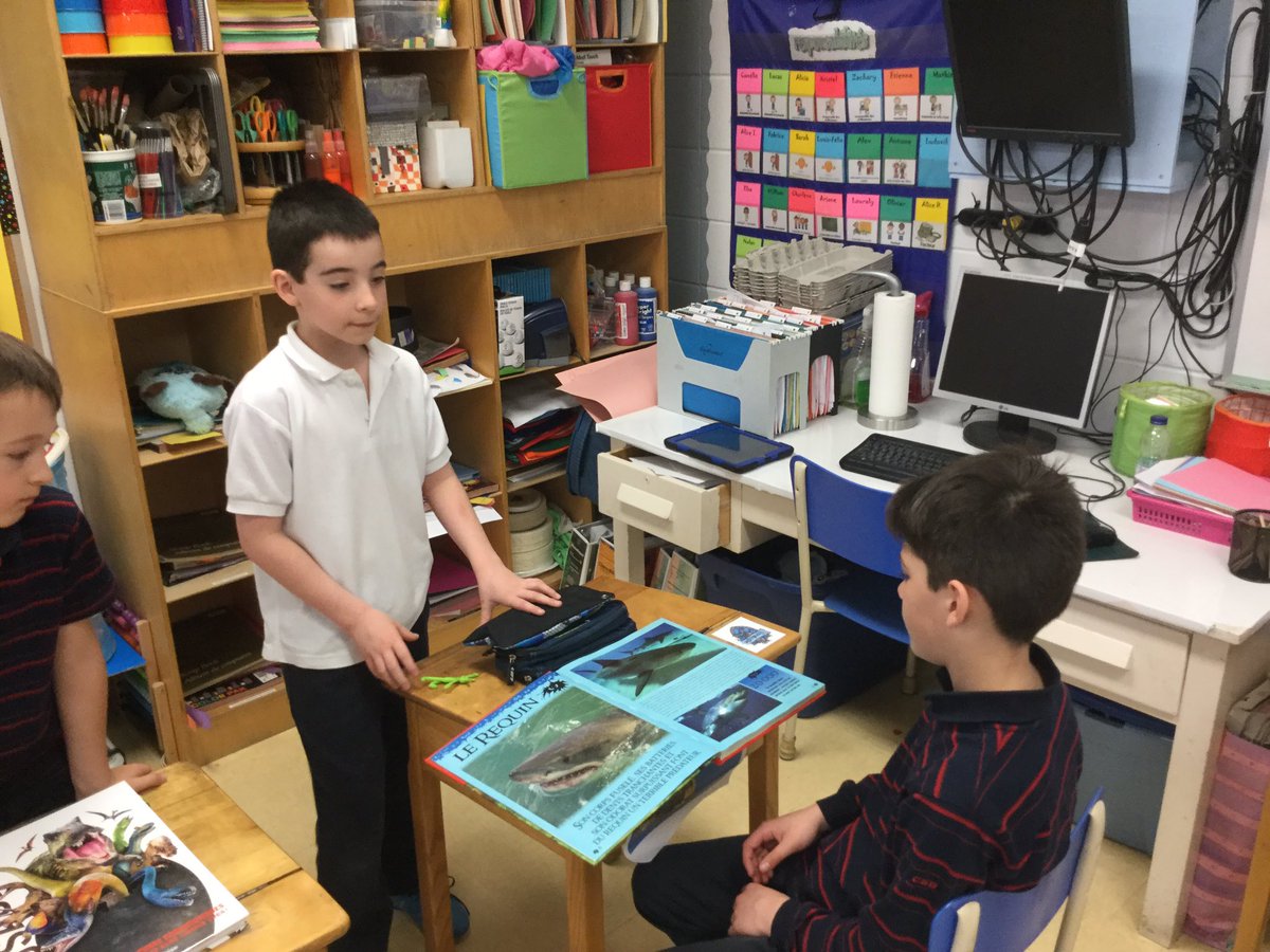 Wow! Que de beaux projets présentés par les élèves du @CollegeCSB dans le cadre de notre Expo-lecture! #bonheurdelire