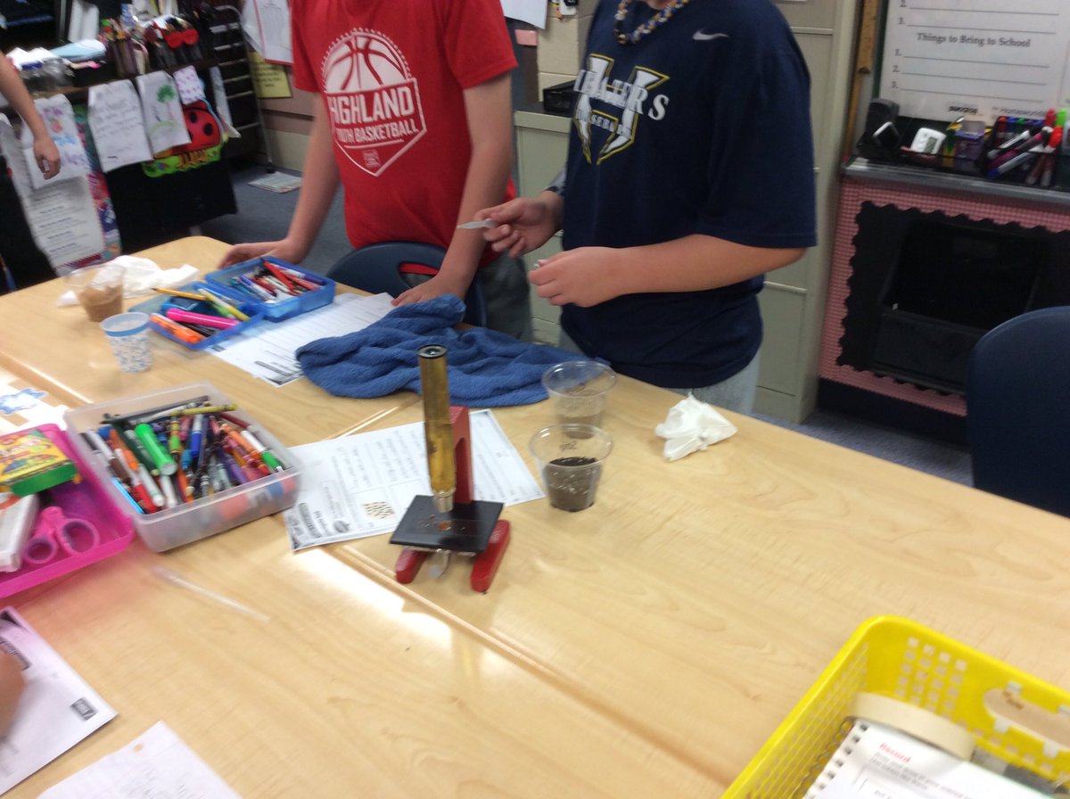 MissPichlerSR's tweet photo. Learning more soil, how to make slides, and what isinsoil @srstoh https://t.co/qFTIOFcRZ3