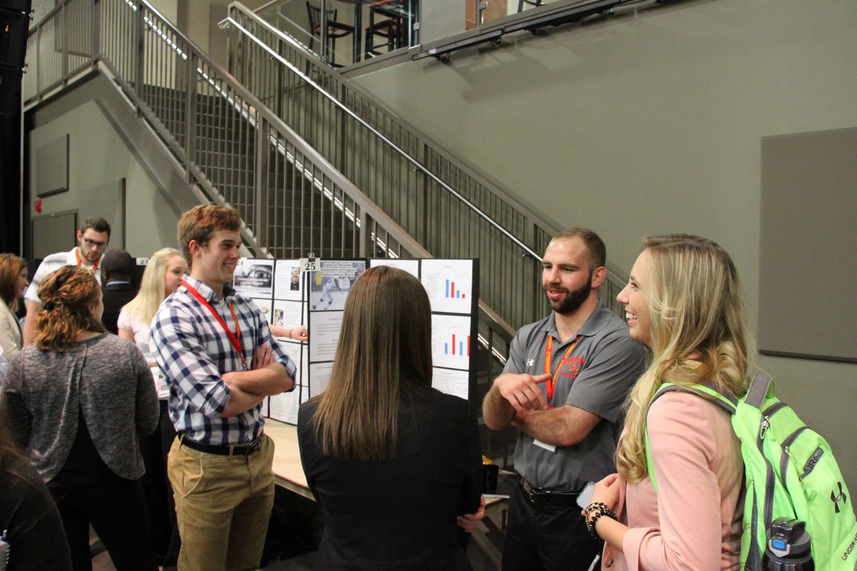 SimpsonCollege's tweet photo. So many great presentations, not enough time to photo everyone. #SimpsonProblems #SimpsonRCS. More photos here: https://t.co/Ku43LSKnDb https://t.co/NAqQwdjDKx