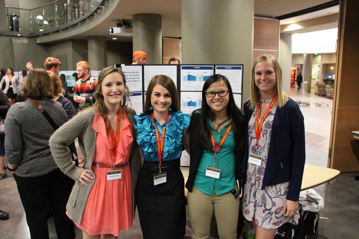 SimpsonCollege's tweet photo. So many great presentations, not enough time to photo everyone. #SimpsonProblems #SimpsonRCS. More photos here: https://t.co/Ku43LSKnDb https://t.co/NAqQwdjDKx