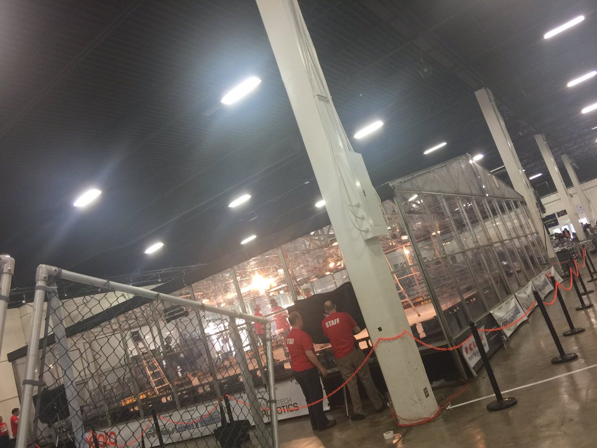 UKRobotWars's tweet image. Last minute preparations #robogames2017