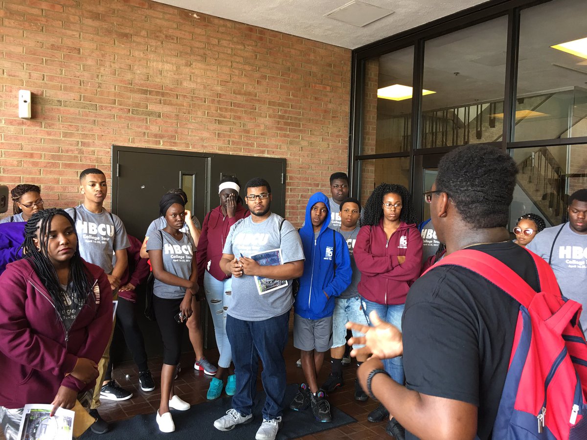 moniqueww's tweet photo. Corcorans own -and former HBCU tour participant tells how it is from a Syracuse perspective. #Dimitrius @SyracuseSchools #Goldcatcher https://t.co/2BEGXza521