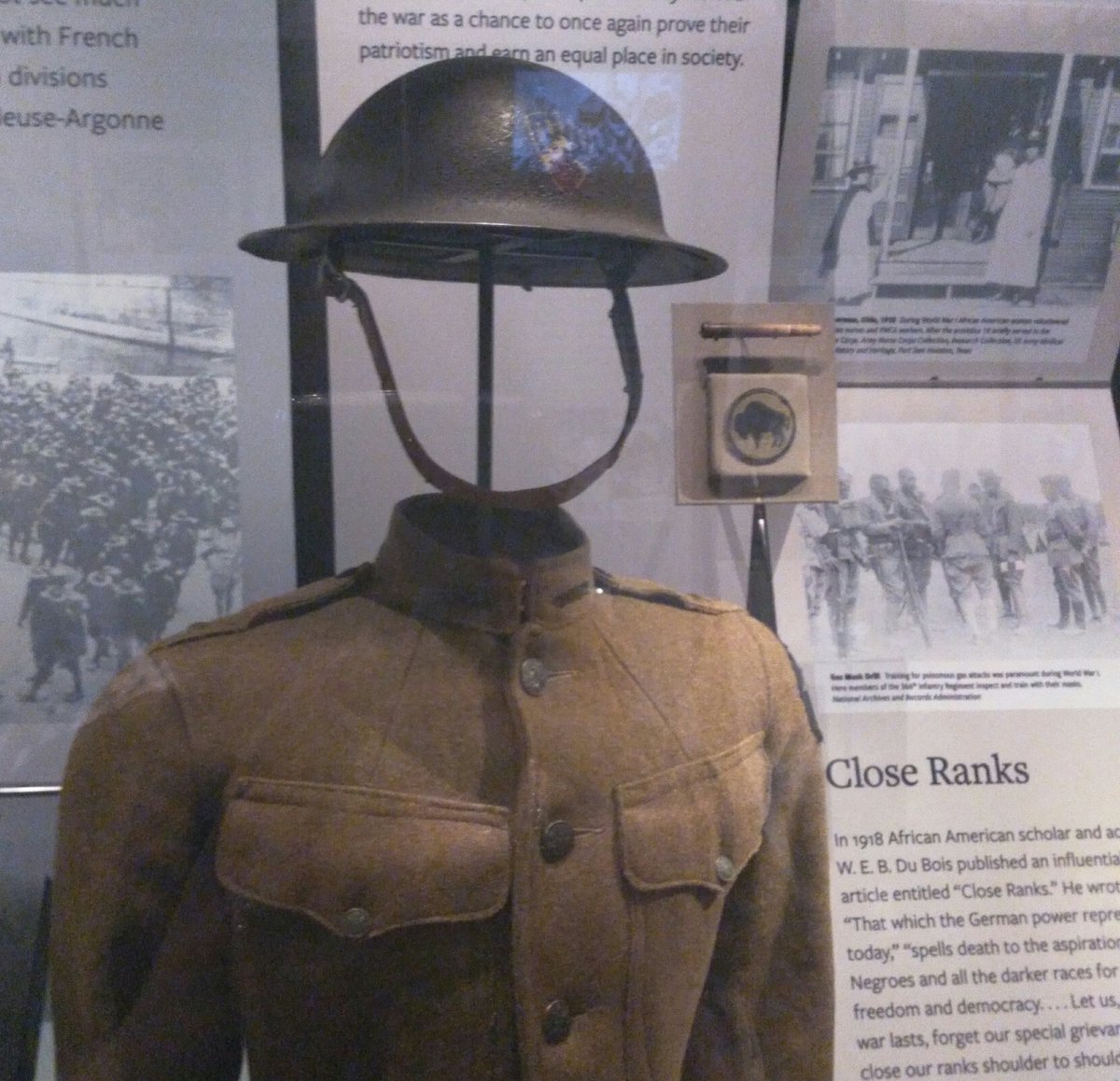 S_c_Foltz's tweet photo. You can take the girl out of @TheWWImuseum but you can't take WWI out of the world. #NMAAHC #jhudc #WWI https://t.co/6C0HbUhr6v