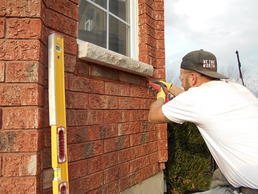 Are your #bricksills deteriorating? Replace them with #indianalimestonesills
is a better option. #brickrepair #masonryrepair #limestonesills