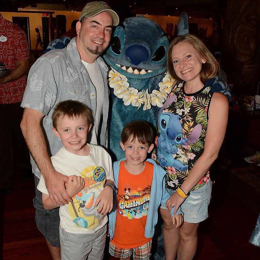 MommyUnj's tweet photo. Breakfast with #LiloandStitch was a great way to start our last day @waltdisneyworld! #ohana #Polynesian #polynesi… https://t.co/a79BiLg0Ok https://t.co/EmQgT1HAoF