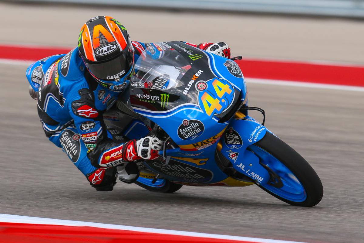 gponedotcom's tweet photo. #aroncanet #Austin2015 FP2: continua a dominare Canet, 3° Fenati: Lo spagnolo precede Mir e l'ascolano rifilando⦠https://t.co/igbOp6yU5w https://t.co/xy2aLbmGel