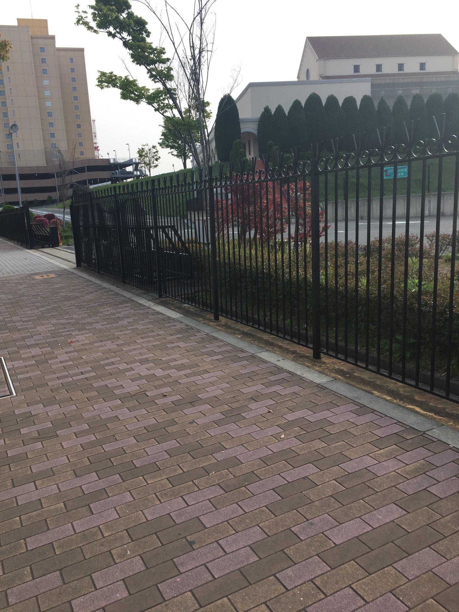 てんきち マイパーキング桜島 臨時になってたらどうしようかと思ってたけど違った 良かった 一階はいっぱいで二階に停める Usj駐車場 ユニバ T Co I5wtg3rgbz Twitter