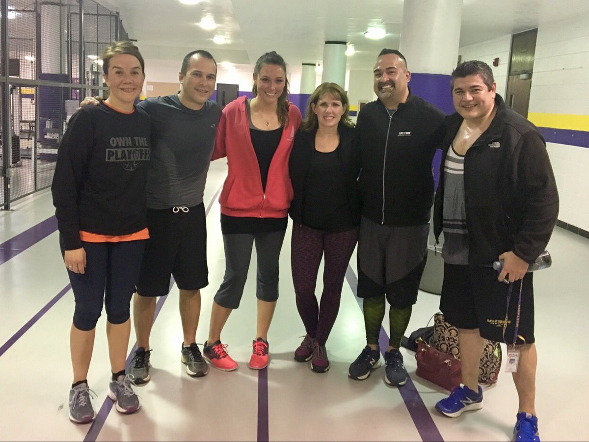 KelliLussow's tweet photo. Sweating with Gino for @dhfittestloser @dailyherald #basslerneverstopsmoving #thatwasnteasy #getfit https://t.co/2gEkuIXDwT