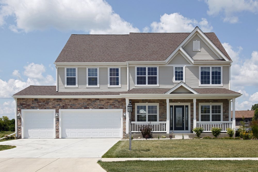 RoofDoctorUtah's tweet photo. On average, 40 percent of what you see from the road is the roof. https://t.co/1auCY8DANr