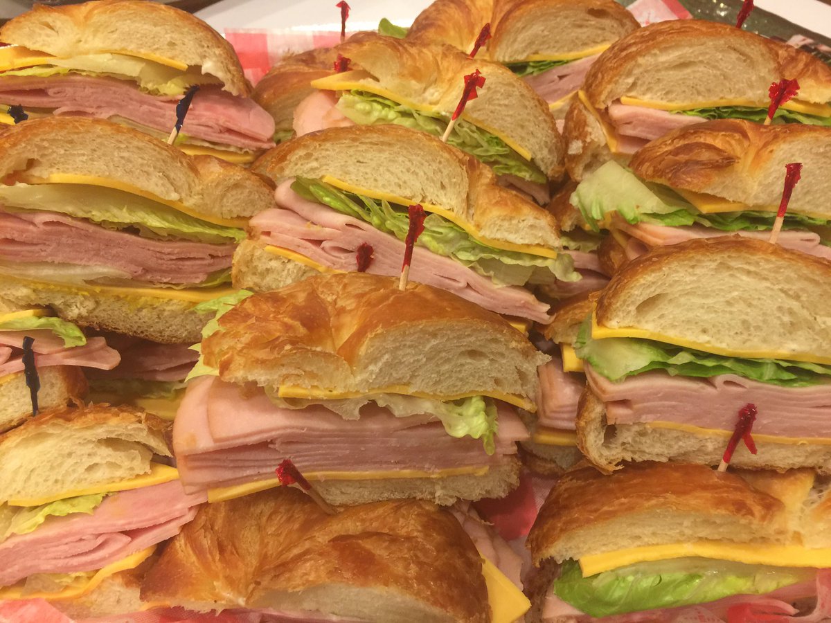 CaterFreshRose's tweet photo. Yum yum yum!! check out some of the delicious foods catered to my loyal friends. Please feel free to contact me! ♥️ #catering #ct #fairfield https://t.co/6AxYjLr8Hb
