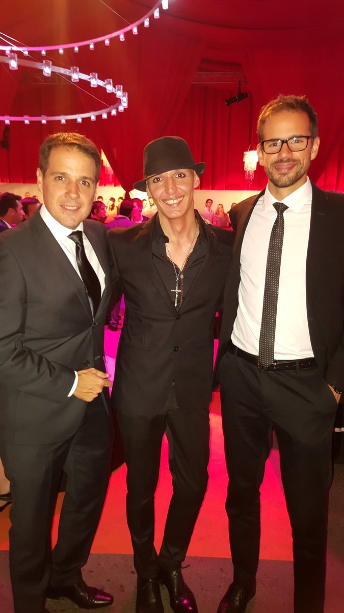 OliPao1's tweet photo. Lanzamiento programación canal 4 Montecarlo Televisión @pablofvega6 @AmorMioUY https://t.co/yc1qEeBJMn