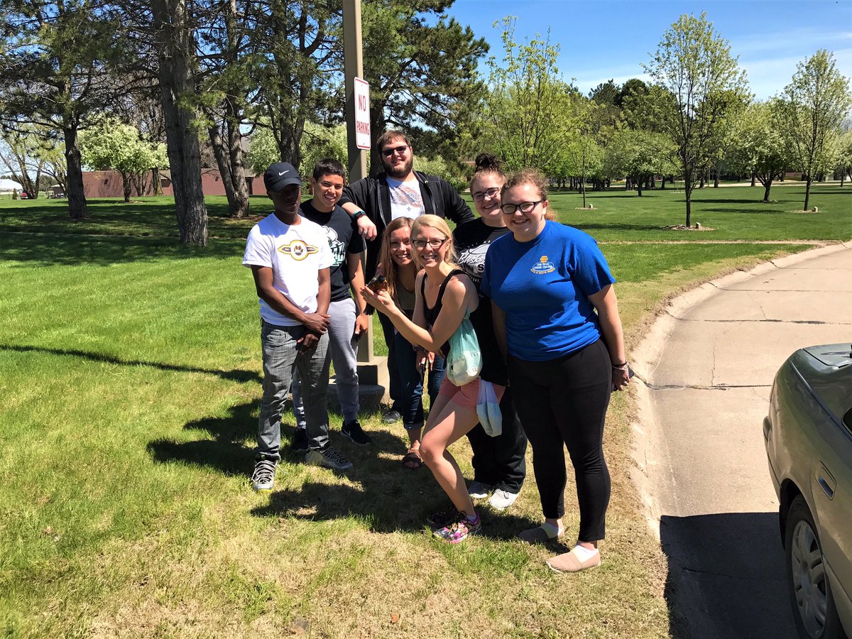 thebluebirdgirl's tweet photo. Tues ecology lab with our #Americanrobin ๐ฆ& aggressive displays of male cardinals! #ecologylab #womeninSTEM #cccneb #cccnebedu #cccnebraska https://t.co/i1dJle3OOn
