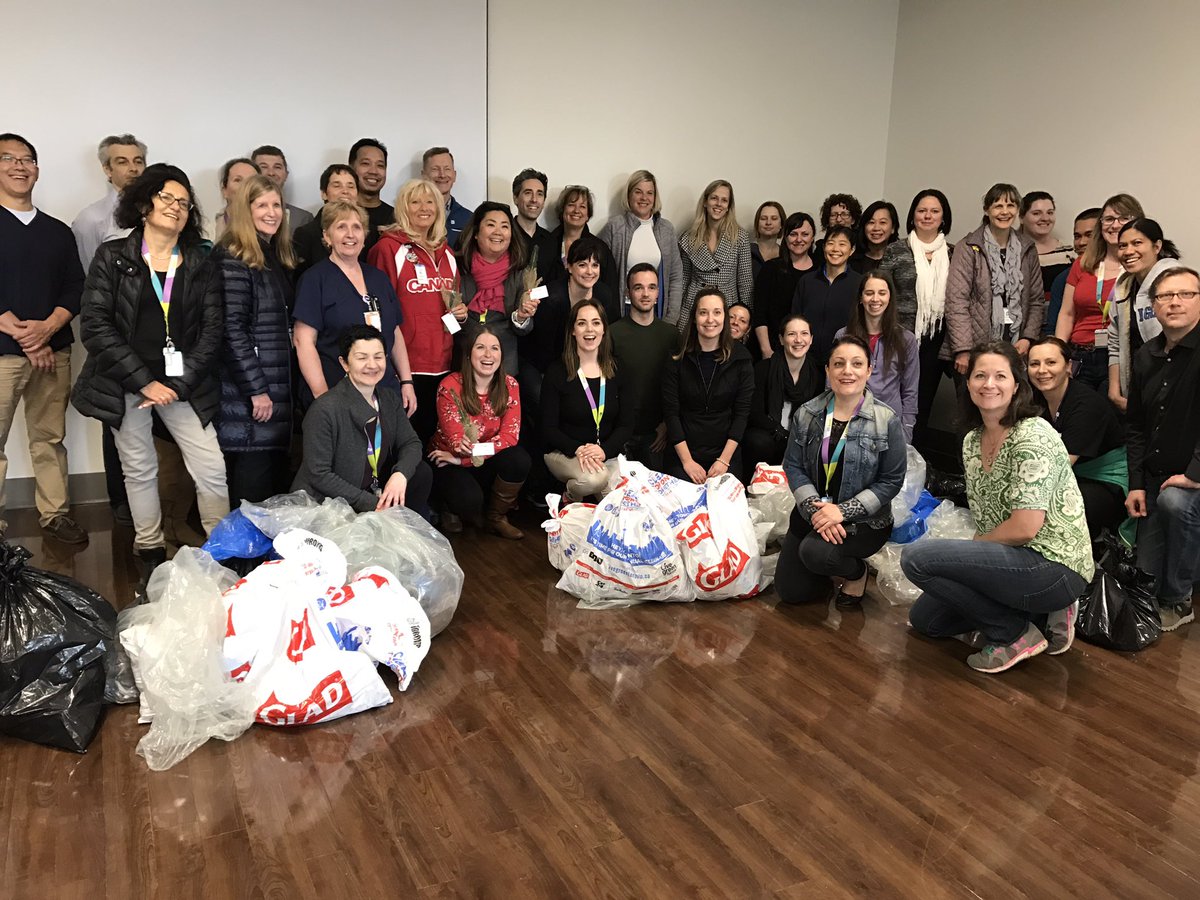 kristioneil's tweet photo. @MGHToronto collected over 80lbs of litter from the streets of East York today #cleantoronto #earthday2017 #community https://t.co/wiIuQbvC2v