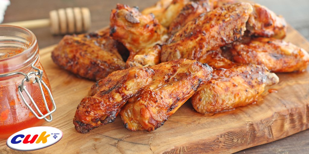 PolloCuk_Sada's tweet photo. #Receta de #Alitas de #PolloCUK dulces y picantes. Perfecta para una reunión con los amigos el fin de semana https://t.co/mCw1oFAXkM https://t.co/vdfM9F0c6O