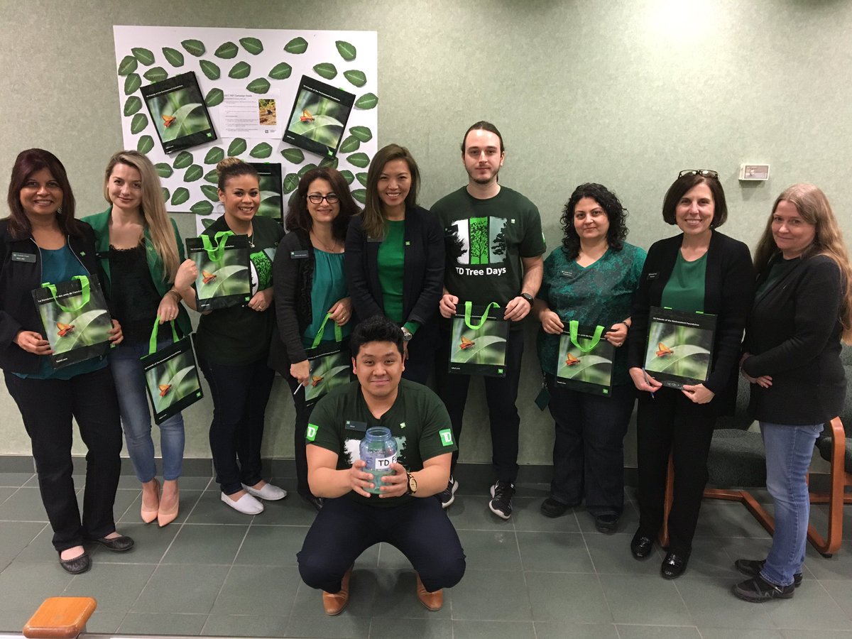 BibiNAlli's tweet photo. Thank you to our Customers/Staff for greening the Etobicoke Community #TDFEF#EarthWeek @BrentMcNicol_TD @LindaMacKay_TD https://t.co/FqHIriG081