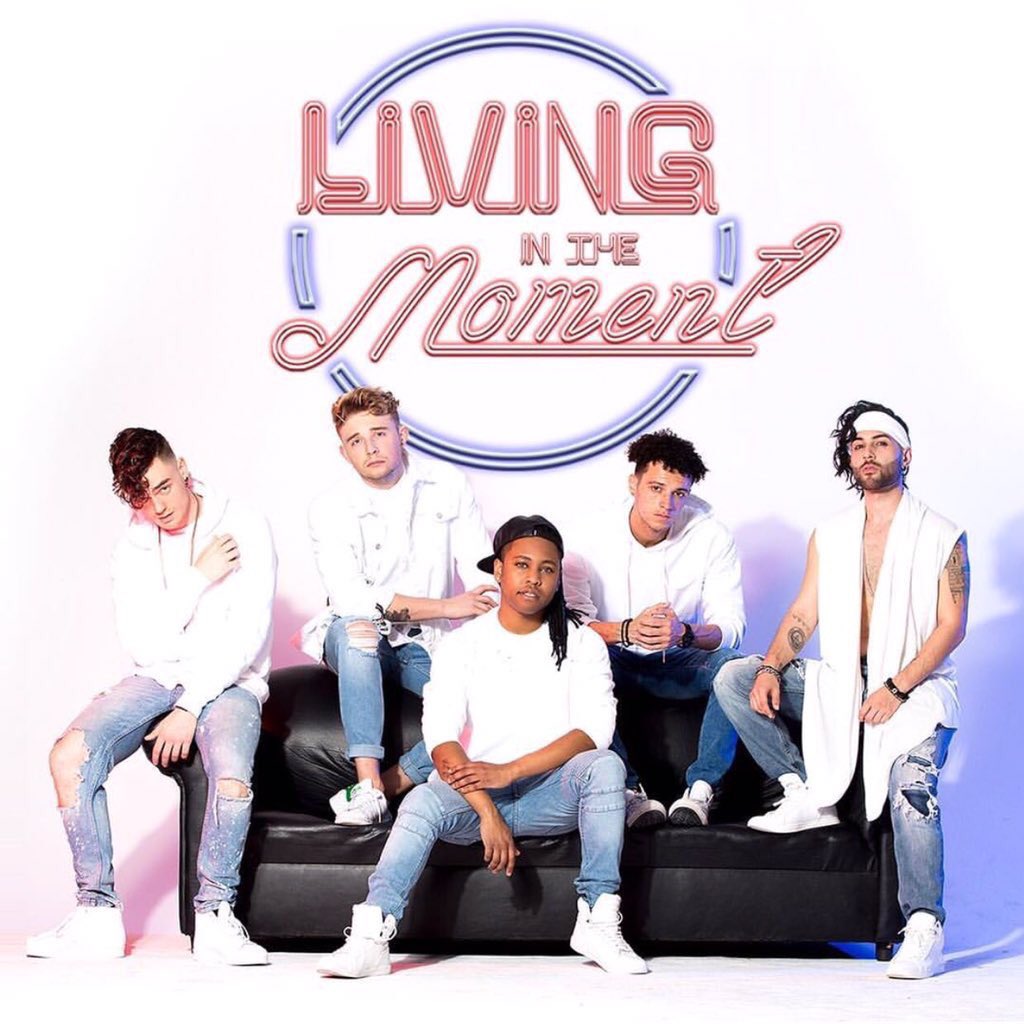 PhaseVArizona's tweet photo. #livinginthemoment @PhaseVMusic https://t.co/0dpZ8lzzjf