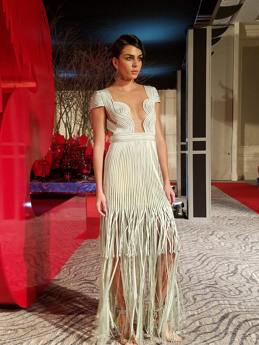 liz_sandra's tweet photo. Harry Robles presenta su colección "Deco" en #SanJuanModa https://t.co/asVUfZYRAp