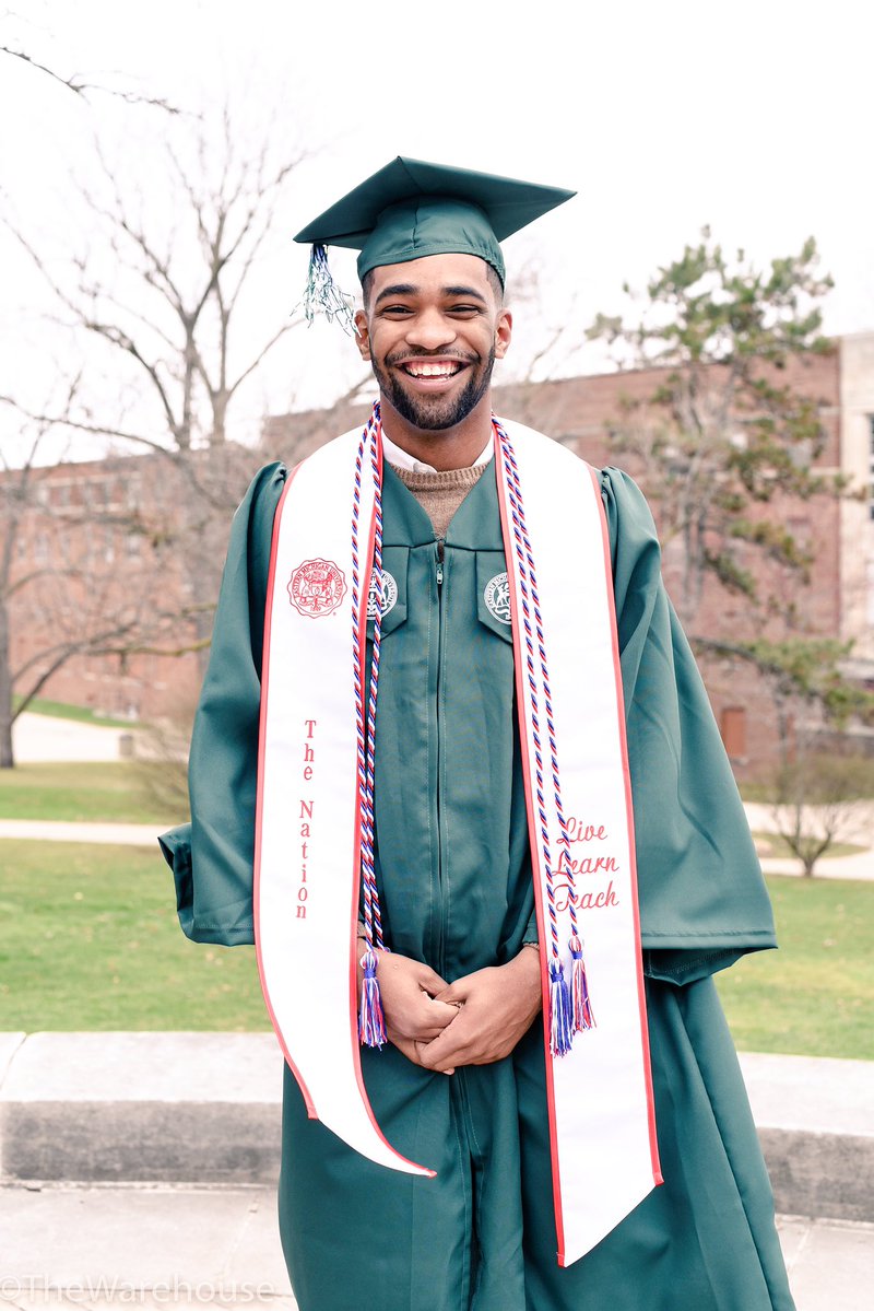 juliegodin33's tweet image. This college student had the best clapback to his stepdad who said he... ln.is/O09AL by #BuzzFeedCanada via @c0nvey