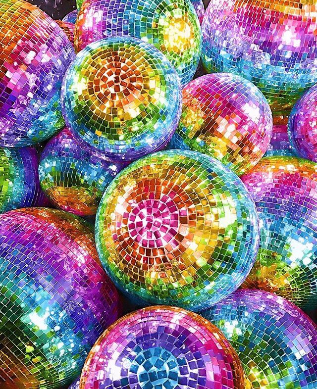 ITS FRIDAY!! 🌈✨💕 Wishing y'all the most sparkly weekend! 😘 📷: <a href="/space/">Space</a>.ram (source:instagram) #seagypsycouture