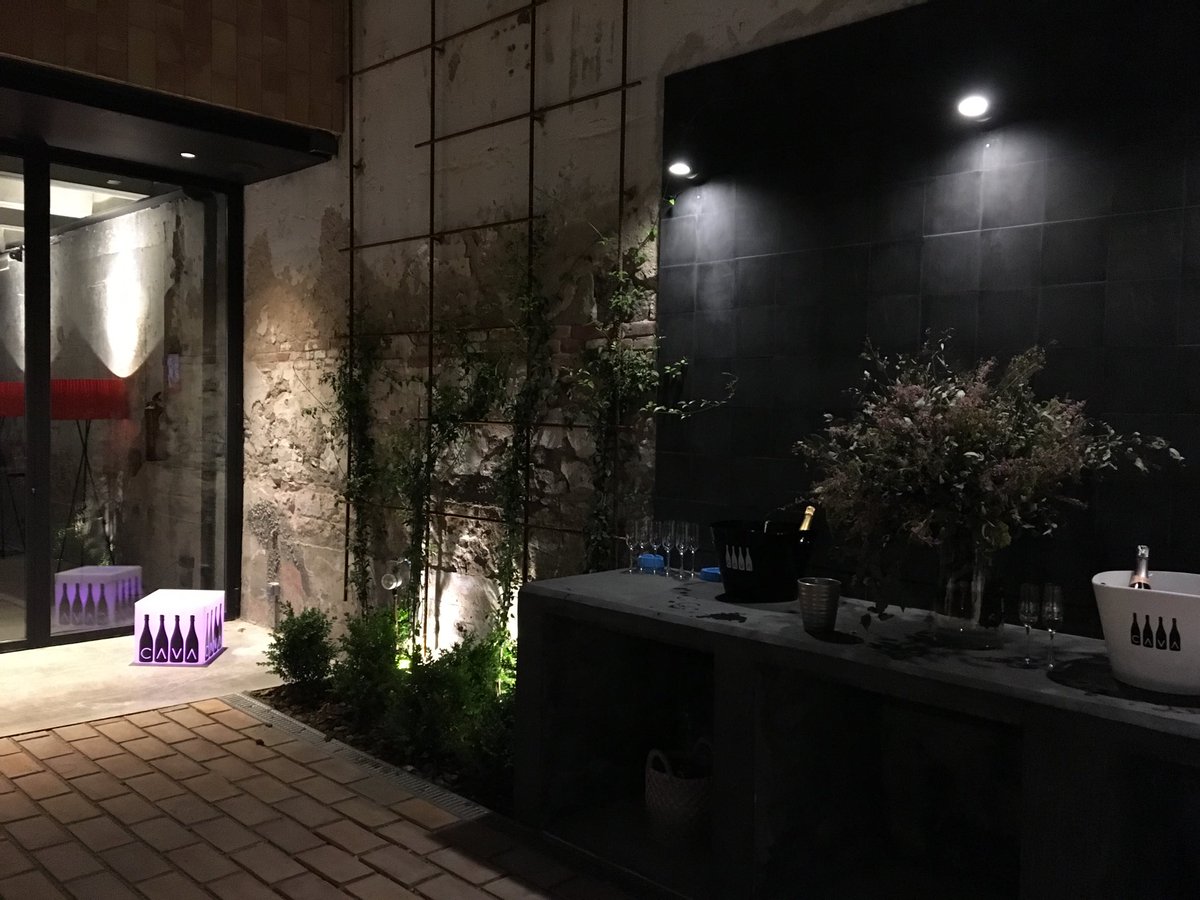 Hoy en un evento muy especial #Chefsandsoul <a href="/atrapalo/">Atrápalo España</a> armonizando #cava con #sushi #cavamoments