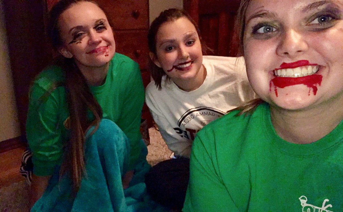 katiegroce917's tweet photo. Happy birthday, @ashleywaddell22! You should always let me do your makeup blindfolded. https://t.co/LoYez6F332