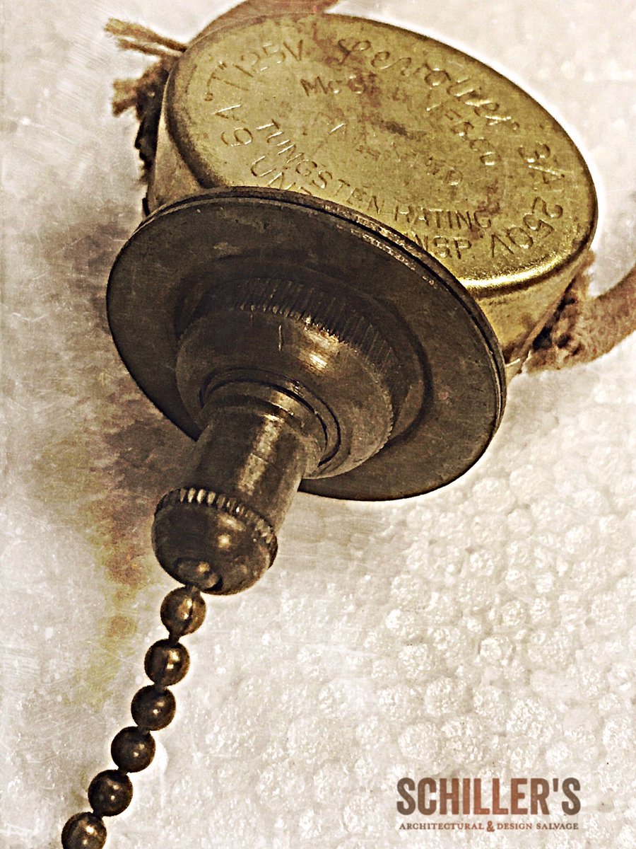 SchillerSalvage's tweet photo. It isn't classy unless it's a #Levolier 😉💡#coolfinds #coolstuff #pullchainswitch #McGill #vintagelighting #reuse #volts #Schillers https://t.co/MD4d2fS9fw