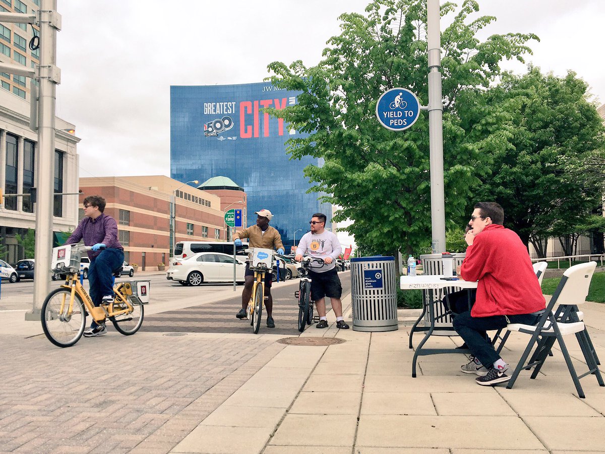 YouthTechs's tweet photo. Great job by IUPUI Environmental Studies students cruising Indy recycling #ReCYCLERide https://t.co/fo1vtH5HhM
