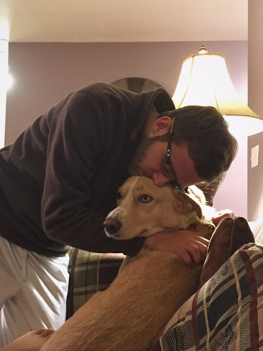 G0ldi_L0cks's tweet photo. Get a guy that looks at you the way @RichHunter33 looks at KC https://t.co/QG5fgksShC