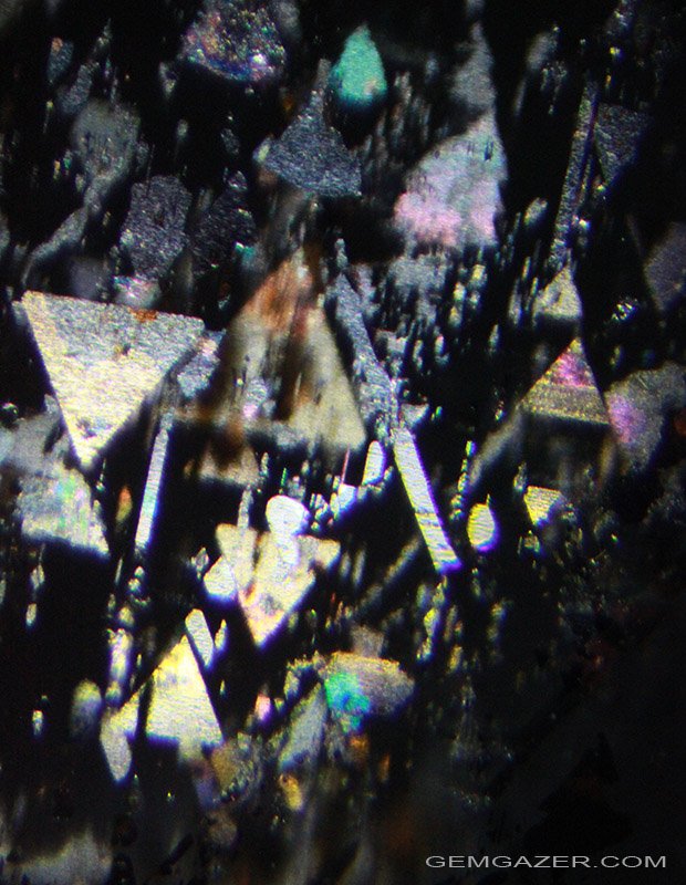 gemgazer's tweet photo. Hematite & Ilmenite platelets in Rainbow Lattice Sunstone. https://t.co/0epIOFpaHA #photomicrography #gemInclusions
#gemology https://t.co/aDAqVwdGke