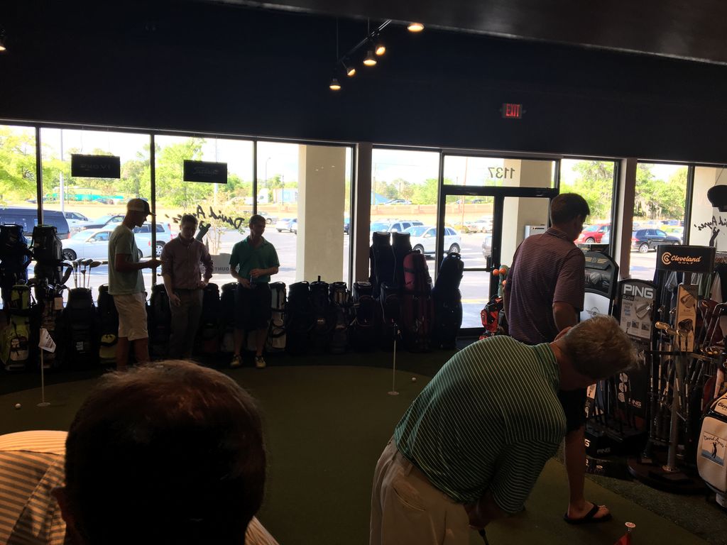 DavidAyresGolf's tweet image. Some last minute adjustments on putting for Member-Guest this weekend.  Is your putter right for you?
#samputtinglab
#lccg
#member-guest