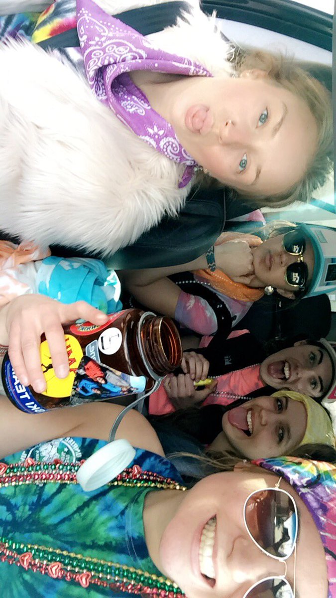 al3aska49's tweet photo. tie dye tits #gangbang #12:17 #2017ScavHunt https://t.co/1pmw58PPj2