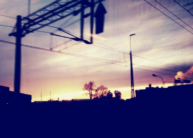 bebejoanne's tweet photo. Train series 04 #photography #digitalimaging #sunset #nordics #transport https://t.co/Ezw0gU7J1i