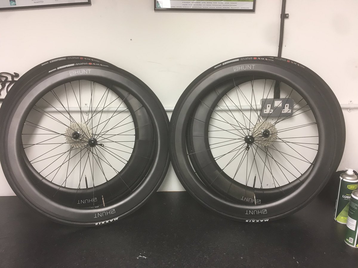 Super fast 80/50mm Hunt wheels for the lads at Stockbridge Down RR this Sunday! <a href="/HuntBikeWheels/">HUNT Wheels</a> <a href="/BIKEChnlCanyon/">Robert Urban</a> <a href="/Maxxis_Tyres/">Maxxis Tyres UK</a> <a href="/CanyonUK/">Canyon UK</a>