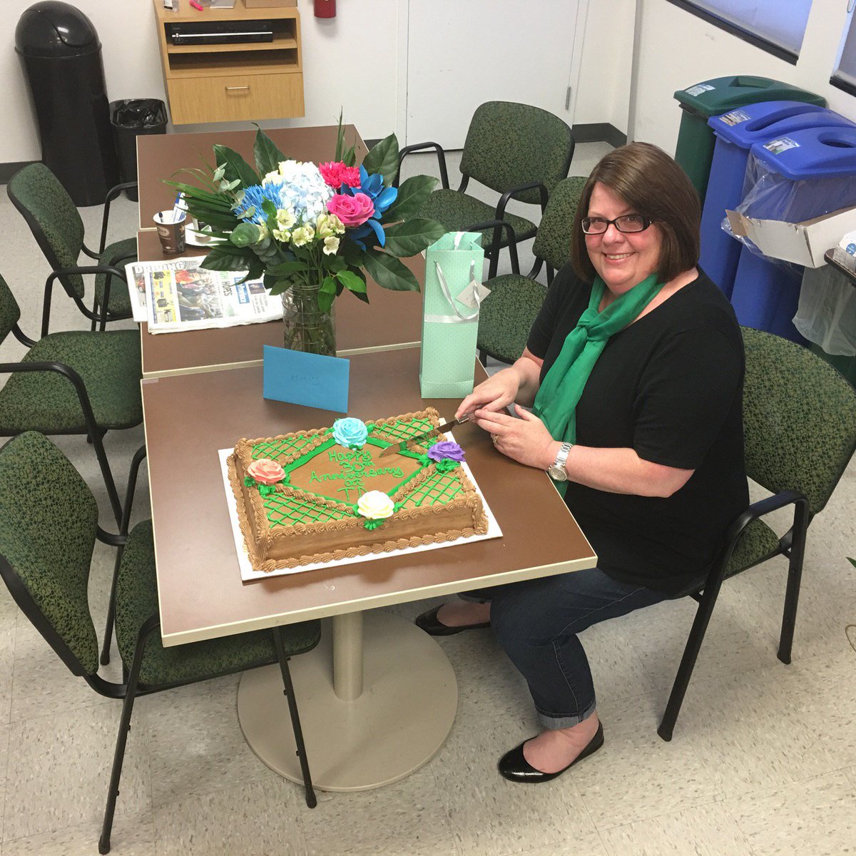 PaulGHudson's tweet photo. #30yearsandproud #Anniversary #Tsawwassen #bethebetterbank #legendarybanking @AdamChu_TD @MauroManzi_TD @SilviaL_TD @Bennett5340Kim https://t.co/Dg0QAMVGin