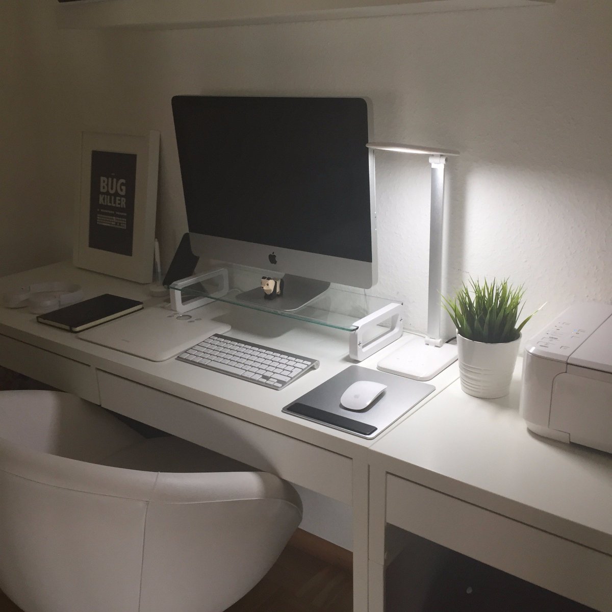 inkroyable's tweet photo. #apple #setup #frontend #coder #designer #imac #wacom #white 🙏 https://t.co/bpO3Yg1CdB