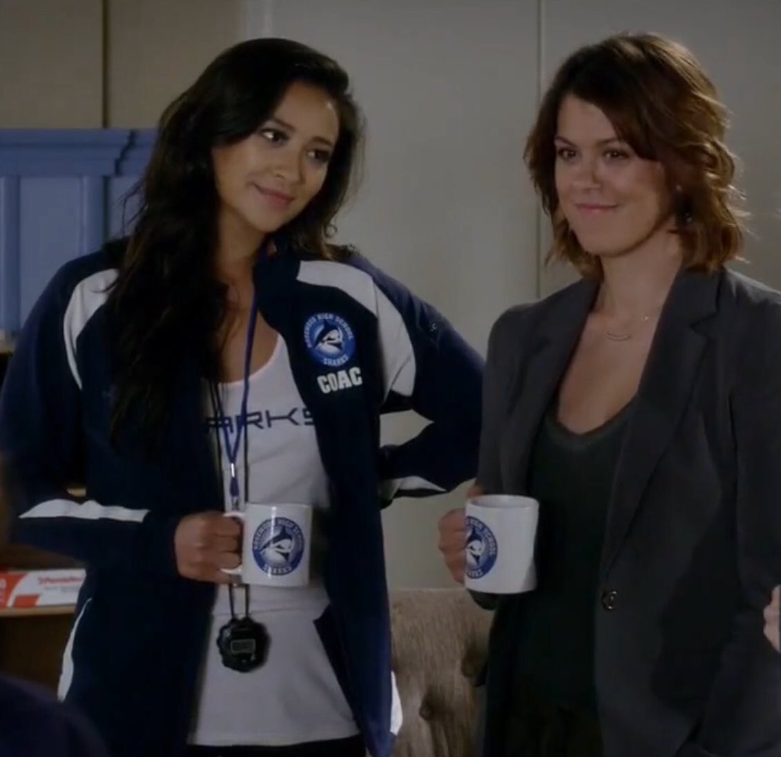 chloeei38's tweet photo. Emison or paily 👭

RT : Emison 
Like : paily https://t.co/wCvbws7NF5