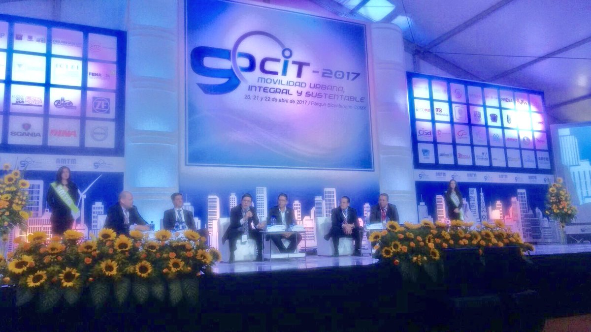 Anpact's tweet photo. @Miguelhelizalde en #9CIT de @AMTM_AC moderando el Panel de fabricantes de #Autobuses #medioambiente #seguridadvial #autotransporte https://t.co/r0ASkNOk3D
