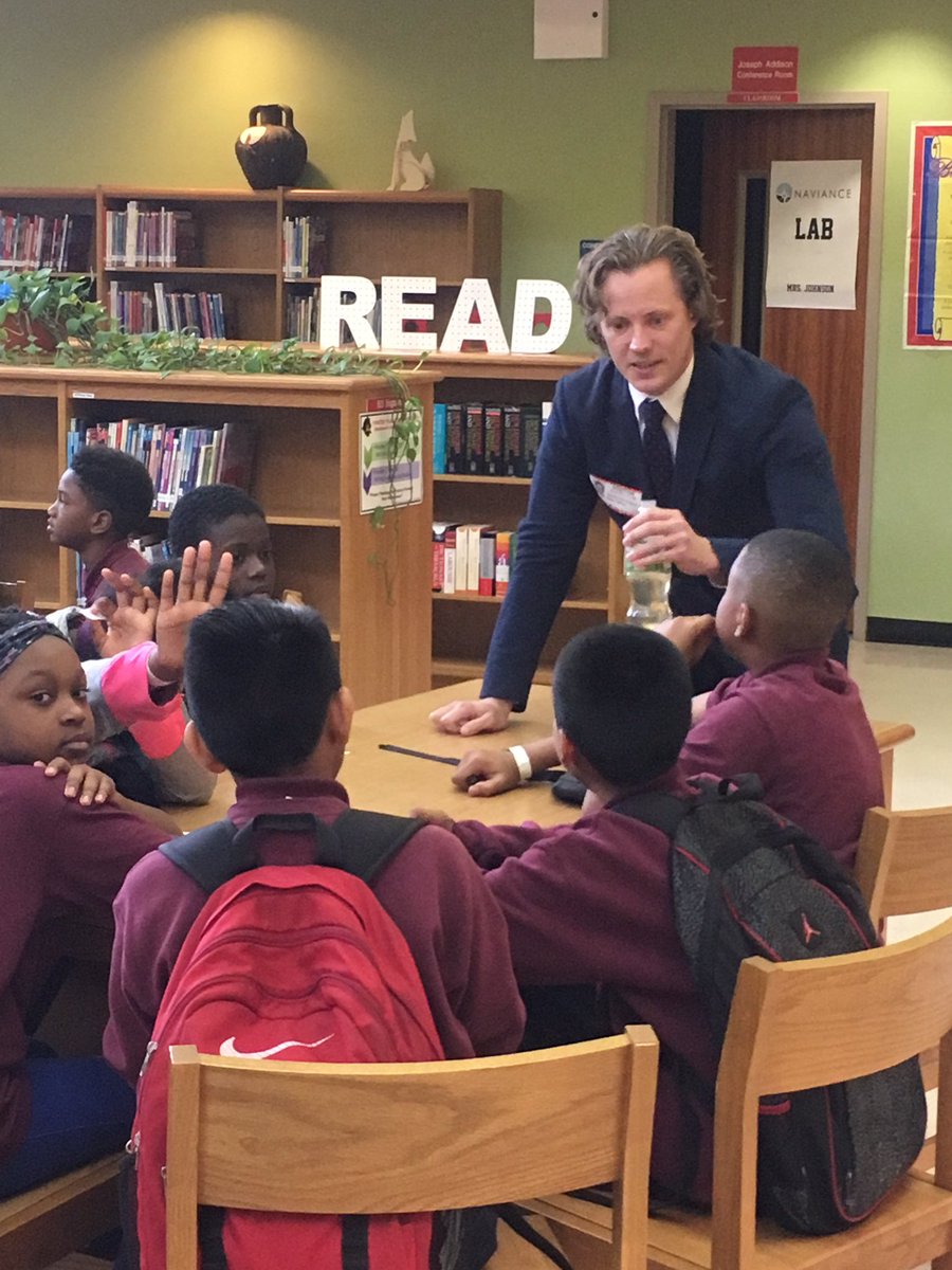 LopezprinciPAL's tweet image. Ss in McGuff class listen 2 attorneys on the Power of Persuasion #writinglesson @hartman_ms @SouthArea_HISD @TeamHISD