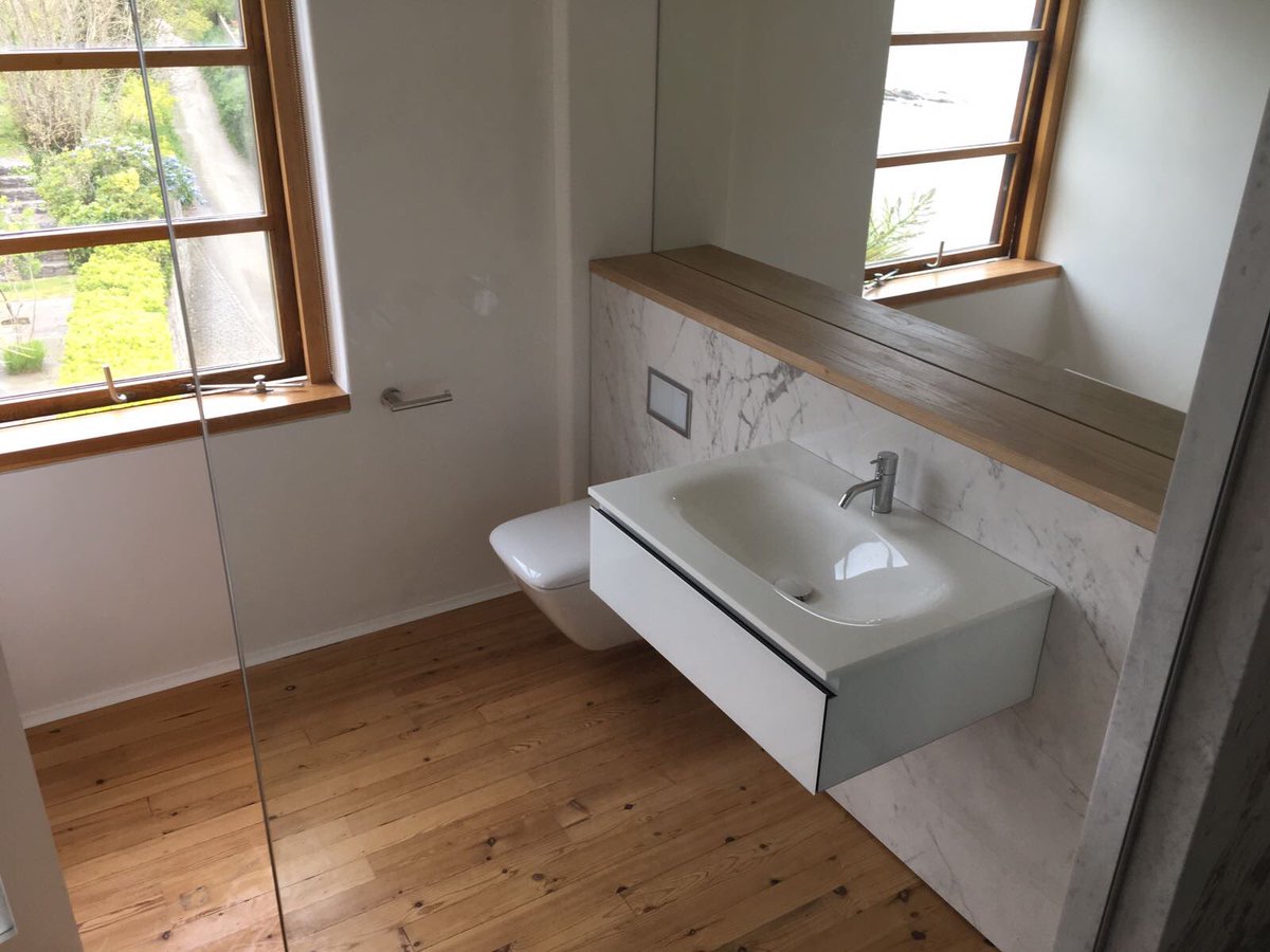 StudioOneSW's tweet image. Very happy that our fitters have pulled off this very very challenging conversation of a bedroom in to an ensuite. Full slab marble tiles 😊